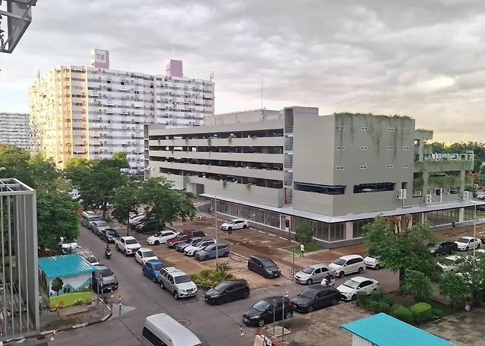 Popular Muang Thong Condo,building 5 * Bangkok